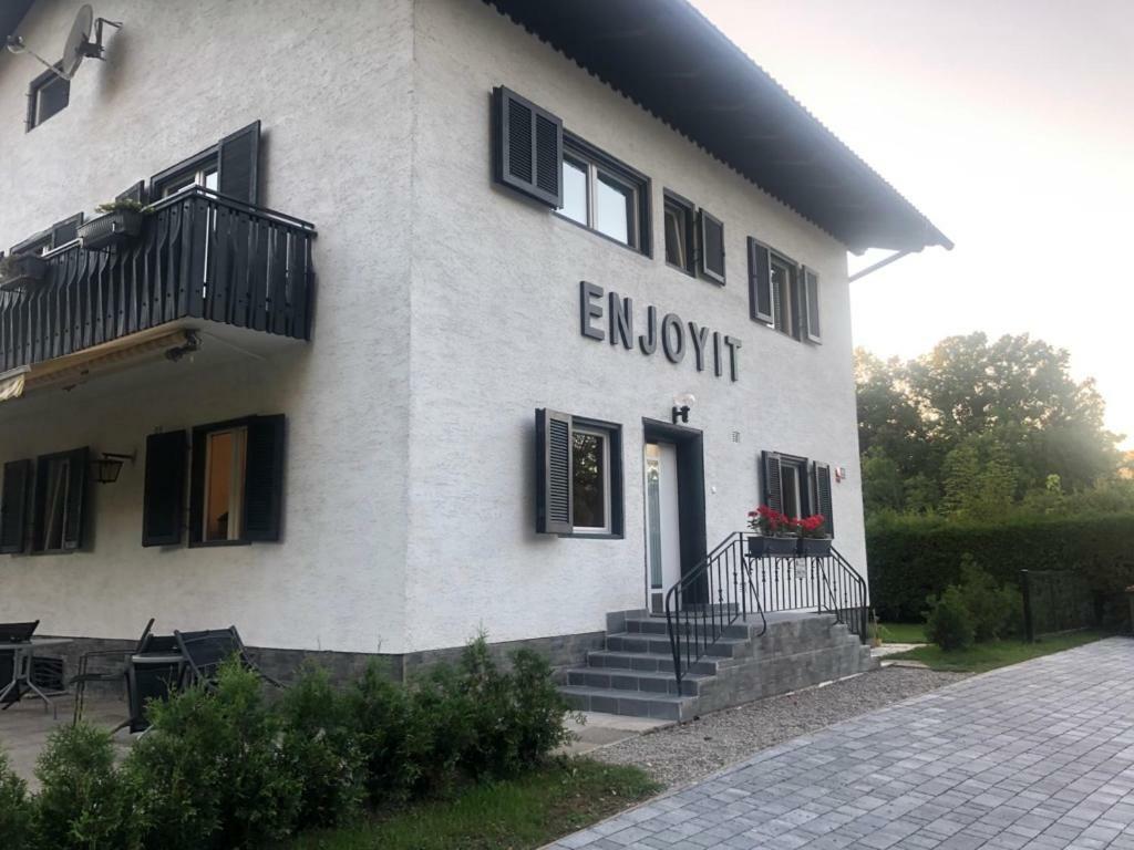 Enjoyit Velden West Hotel Selpritsch Buitenkant foto