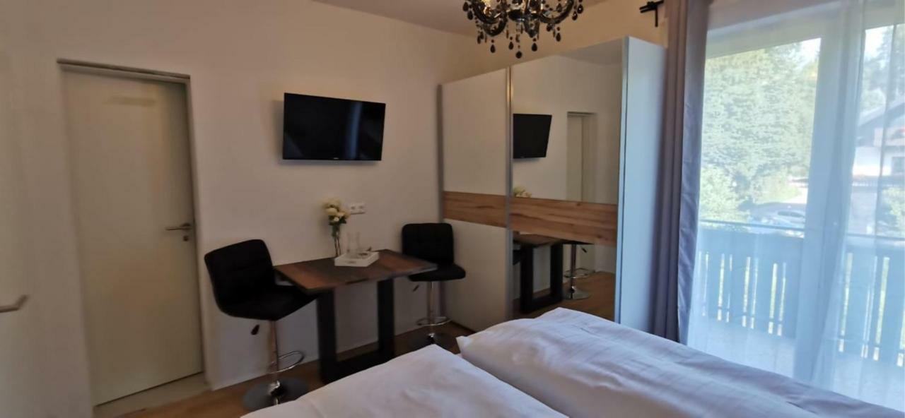 Enjoyit Velden West Hotel Selpritsch Buitenkant foto