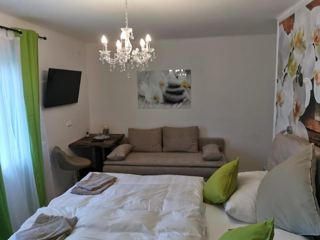 Enjoyit Velden West Hotel Selpritsch Buitenkant foto